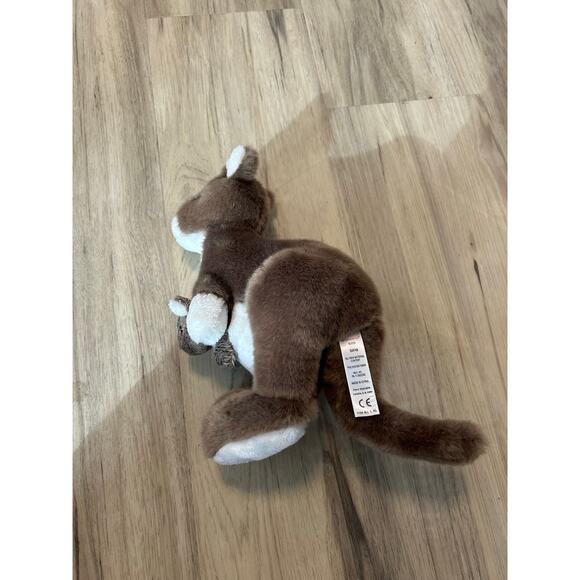 American Girl Kira's Plush Kangaroo and Joey Stuffed Animal Plush Toy Australia - Picture 4 of 6